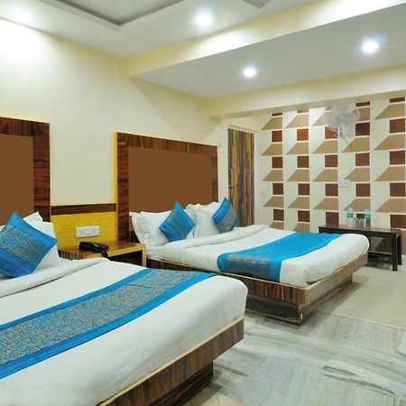 Hotel Lahorimal Deluxe Yeni Delhi Dış mekan fotoğraf