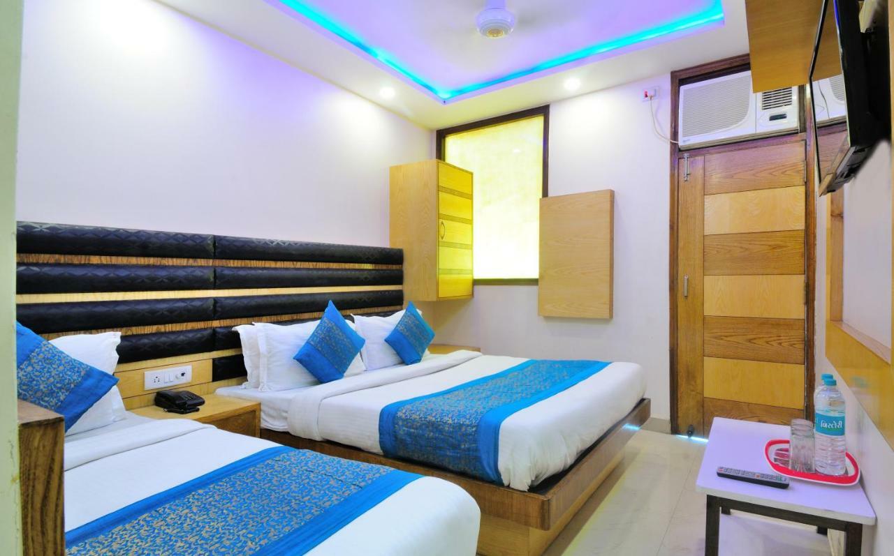 Hotel Lahorimal Deluxe Yeni Delhi Dış mekan fotoğraf